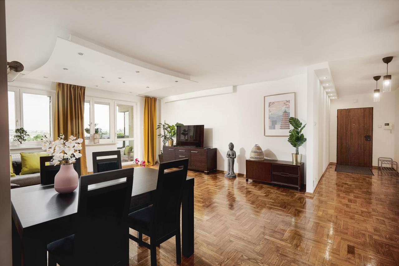 Family Apartment With A Terrace On Aleje Jerozolimskie Varsó Kültér fotó